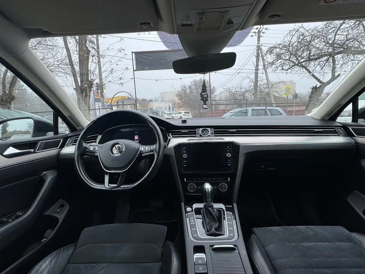 Volkswagen Passat - фото 12