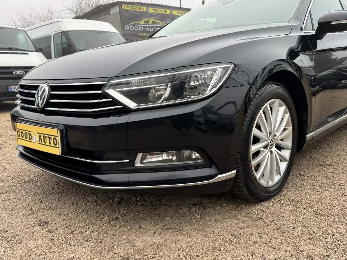 Volkswagen Passat - фото 4
