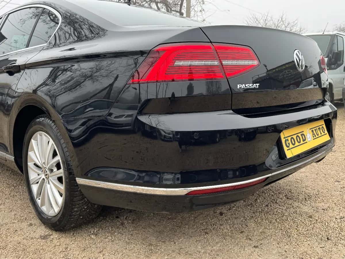 Volkswagen Passat - фото 6