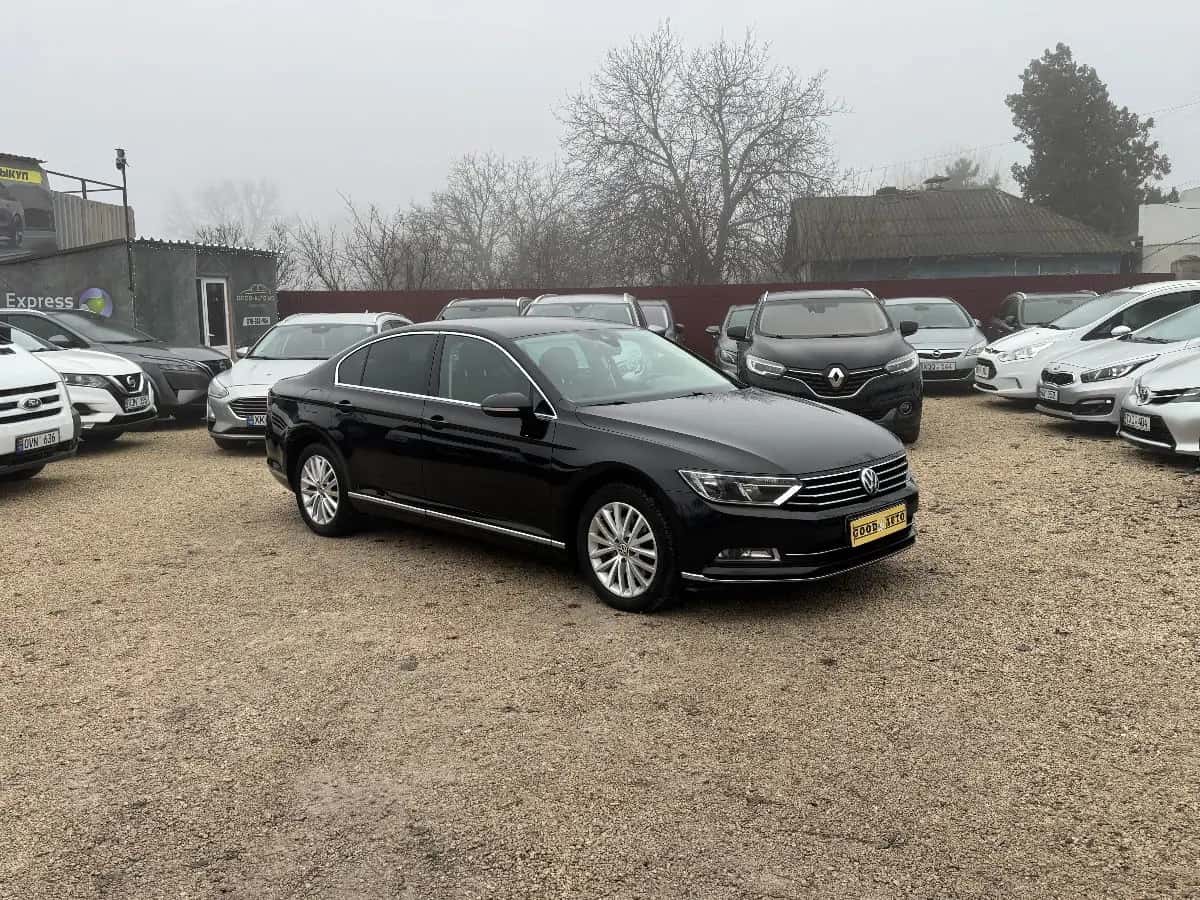 Volkswagen Passat - фото 1