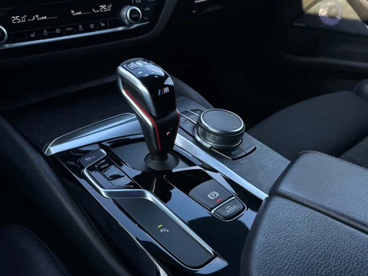 Bmw 5 Series - фото 12