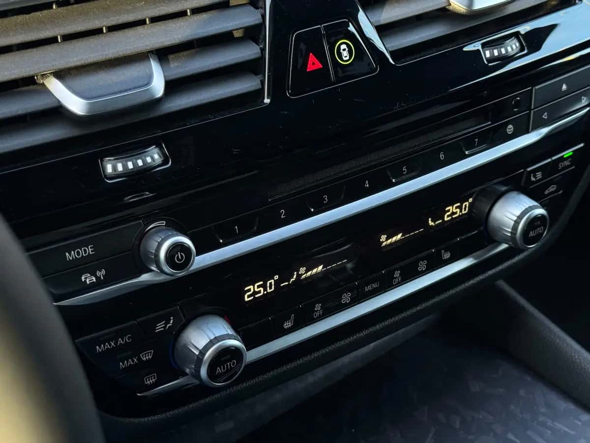 Bmw 5 Series - фото 14