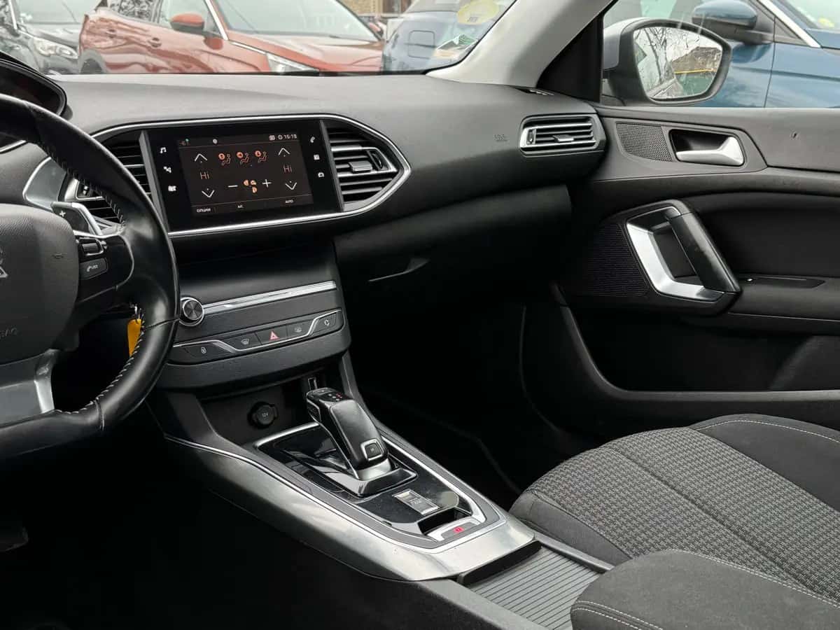 Peugeot 308 - фото 12