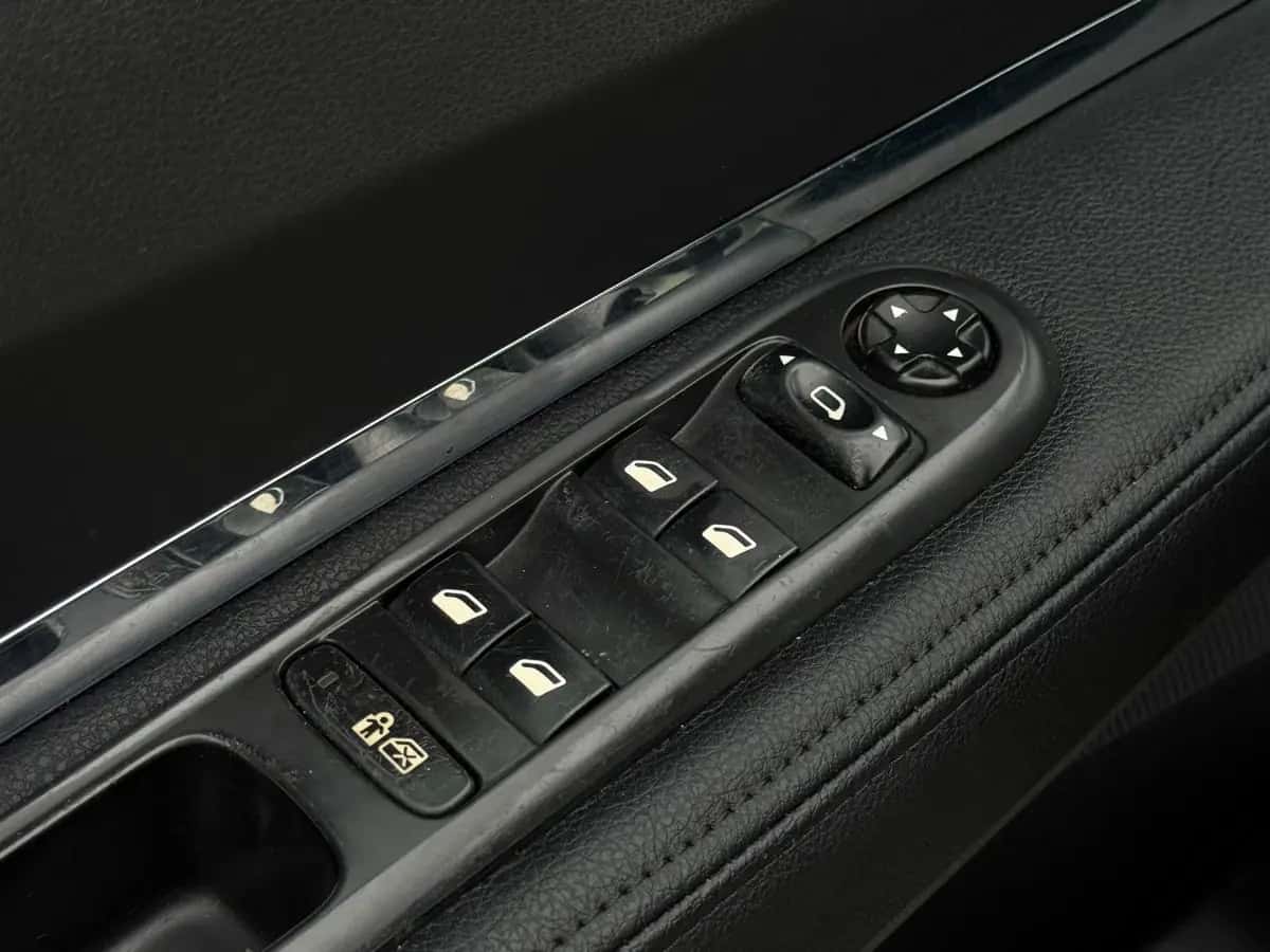 Peugeot 5008 - fotografia 14
