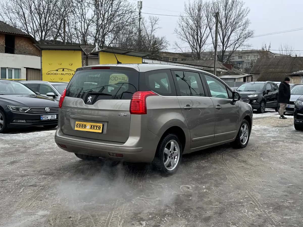 Peugeot 5008 - fotografia 5