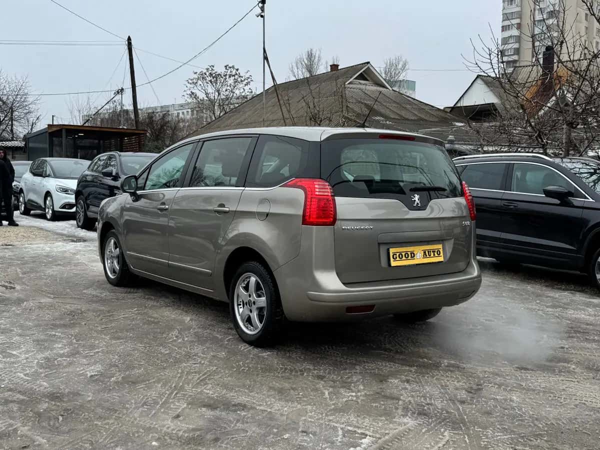 Peugeot 5008 - fotografia 6