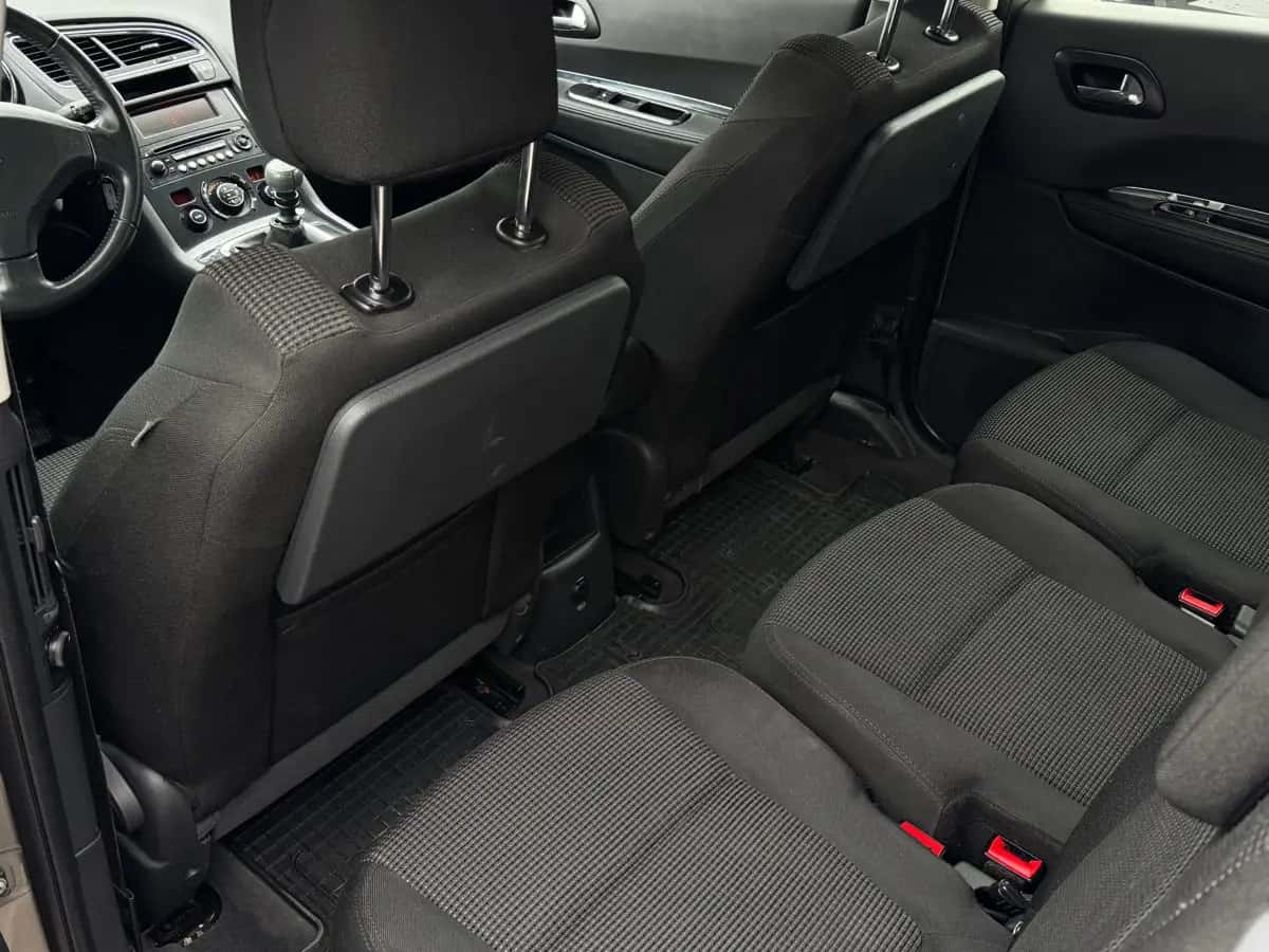 Peugeot 5008 - fotografia 7