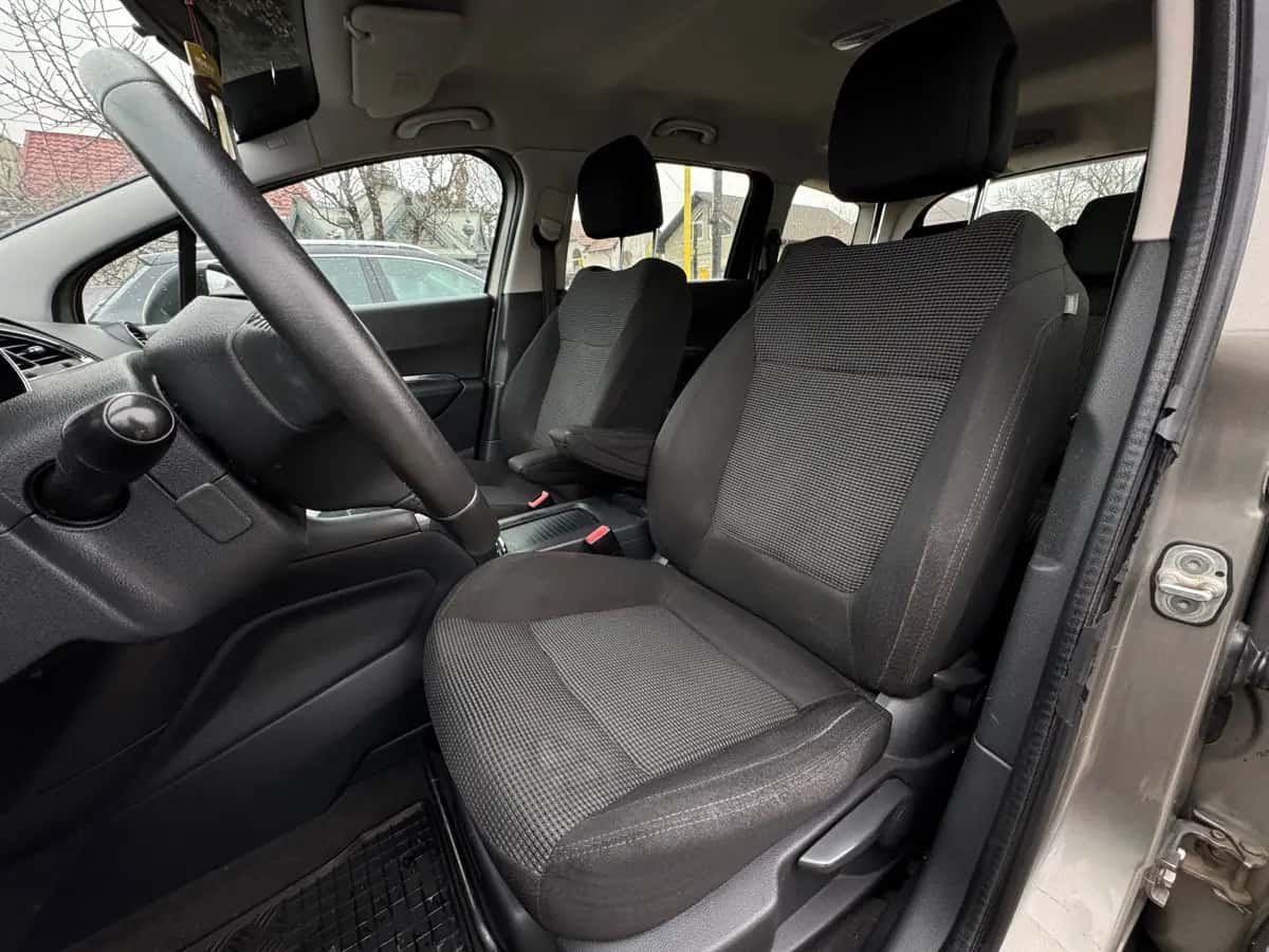 Peugeot 5008 - fotografia 9