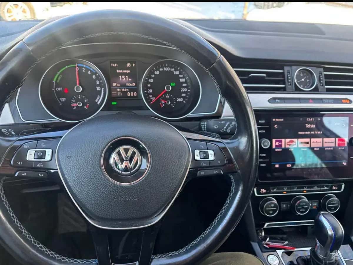 Volkswagen Passat - фото 15