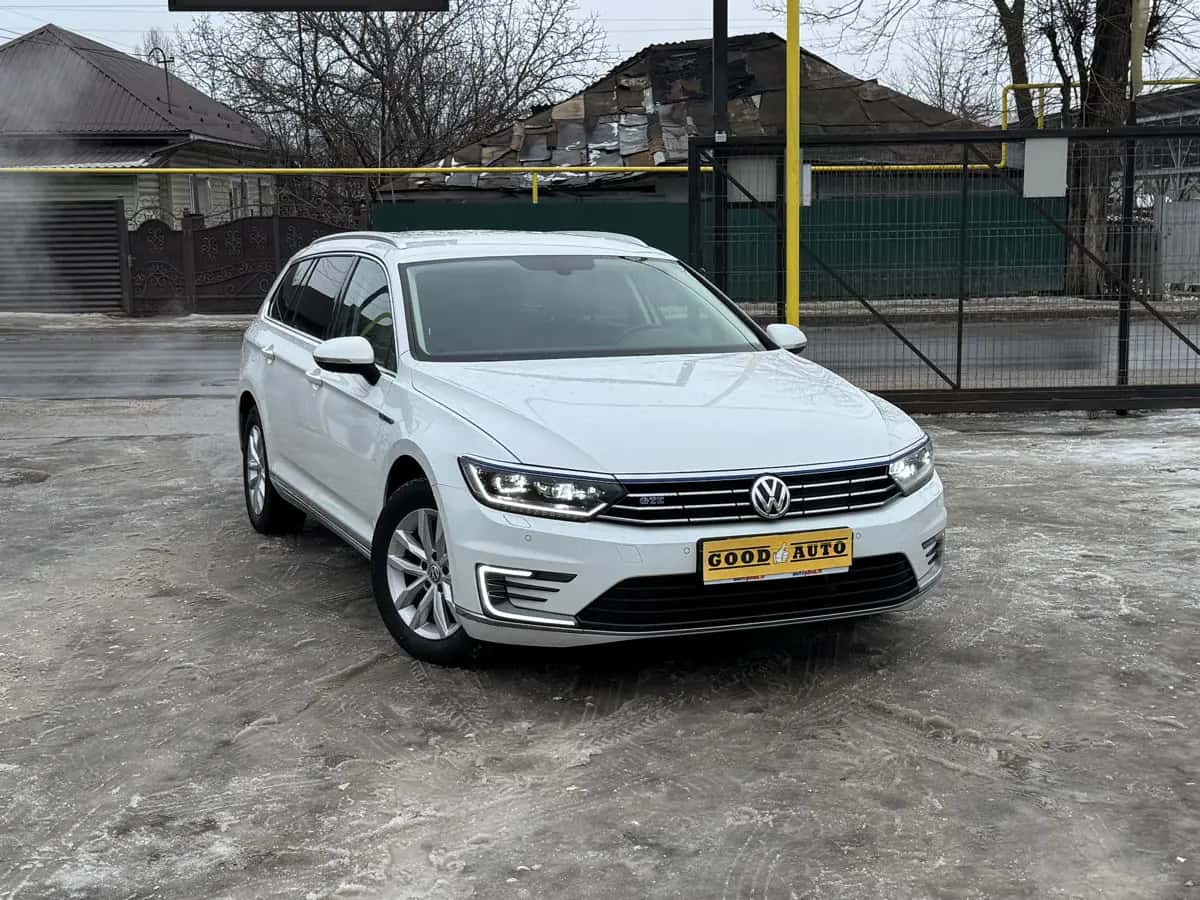 Volkswagen Passat - фото 1