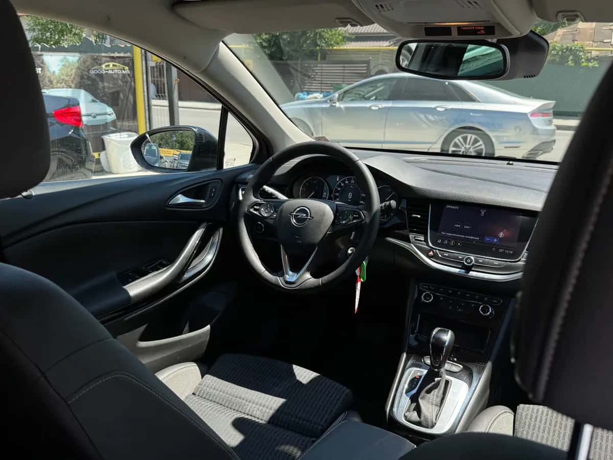 Opel Astra - fotografia 19