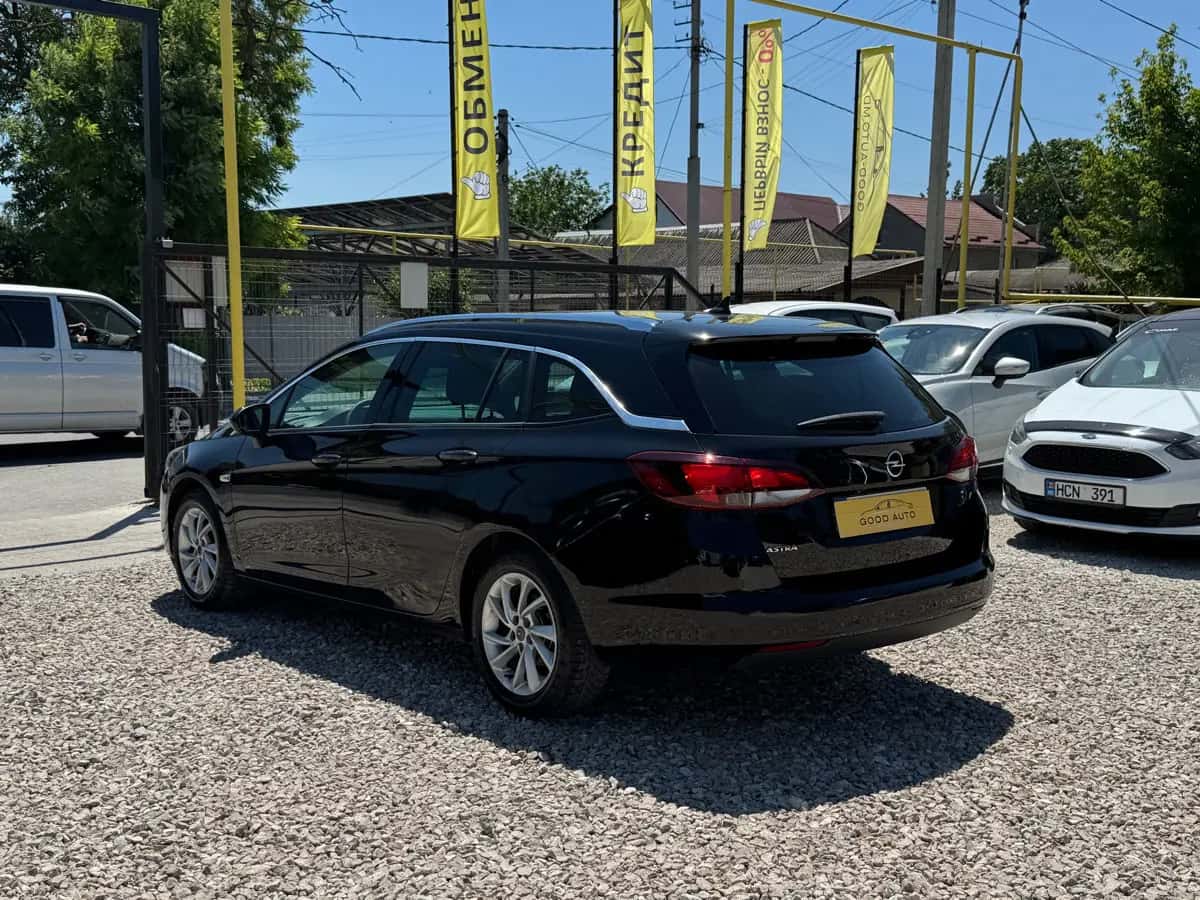 Opel Astra - fotografia 6