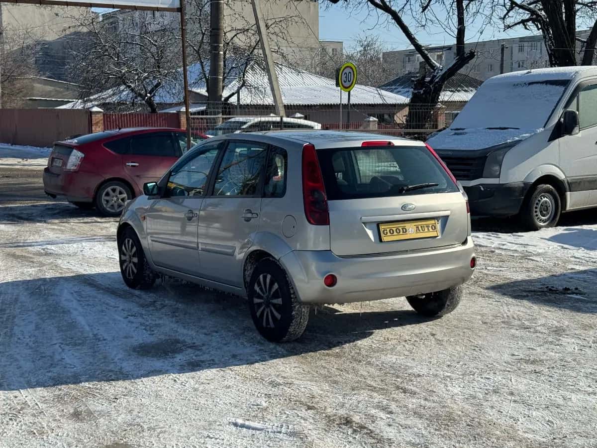 Ford Fiesta - фото 5