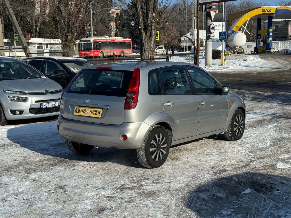 Ford Fiesta - фото 7