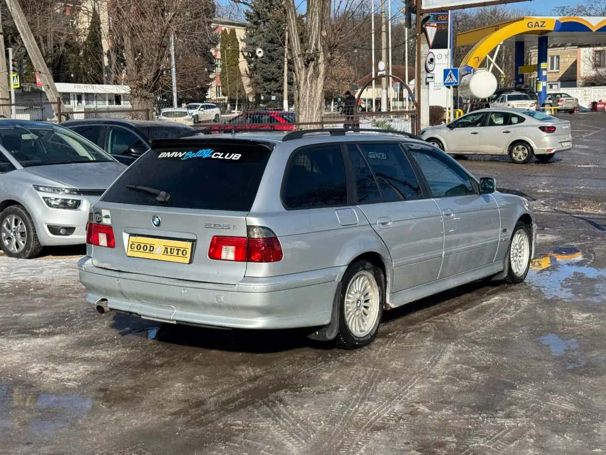 Bmw 5 Series - фото 7