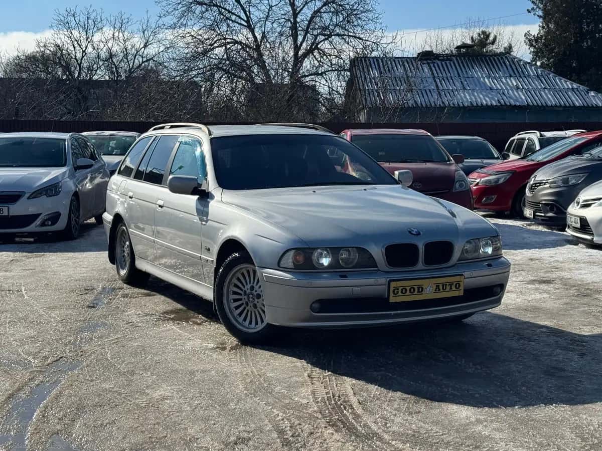 Bmw 5 Series - фото 1