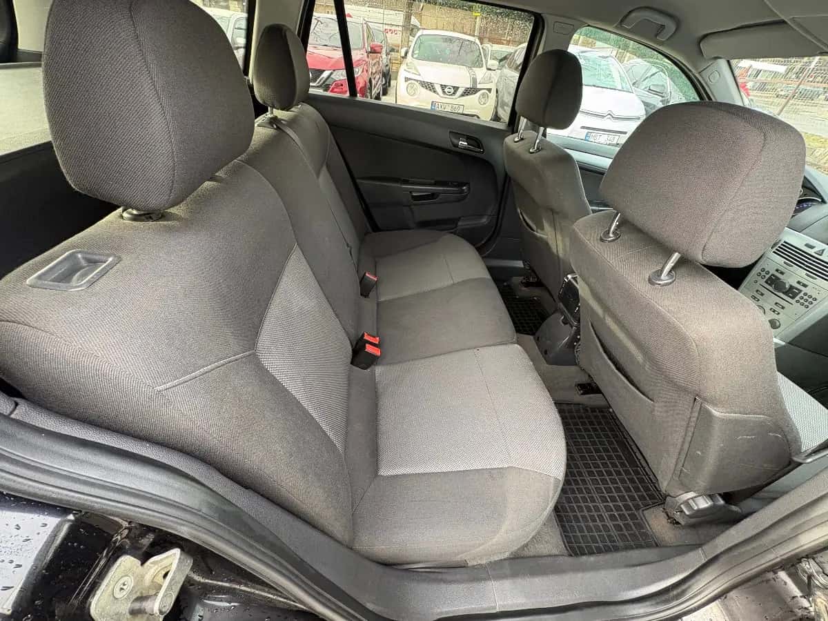 Opel Astra - фото 7