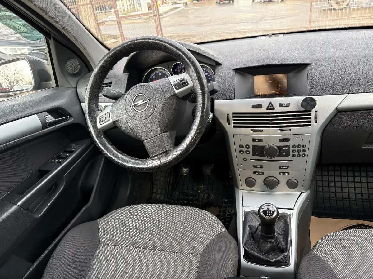 Opel Astra - фото 8