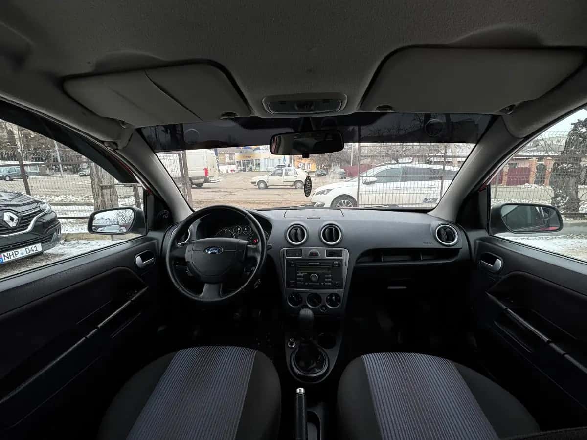 Ford Fusion - fotografia 13