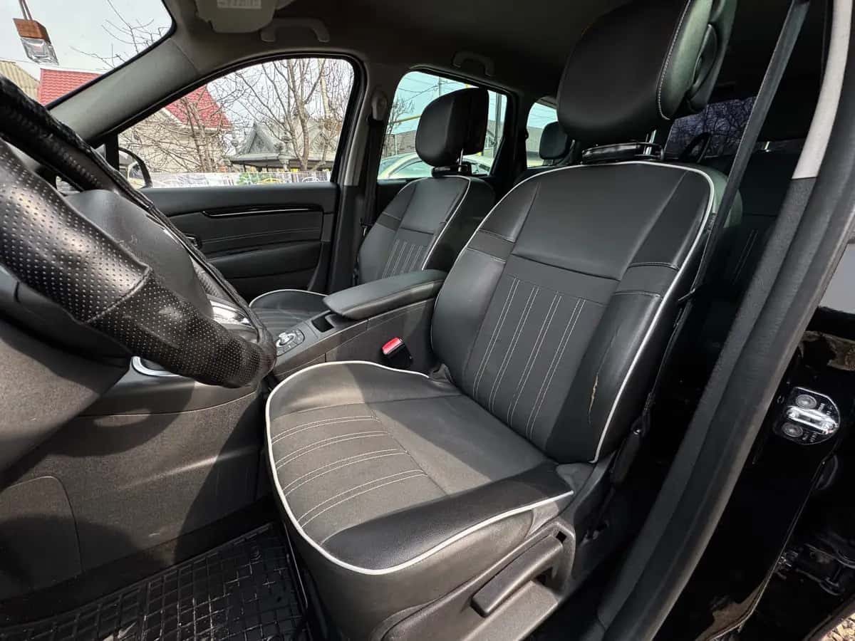 Renault Grand Scenic - фото 12