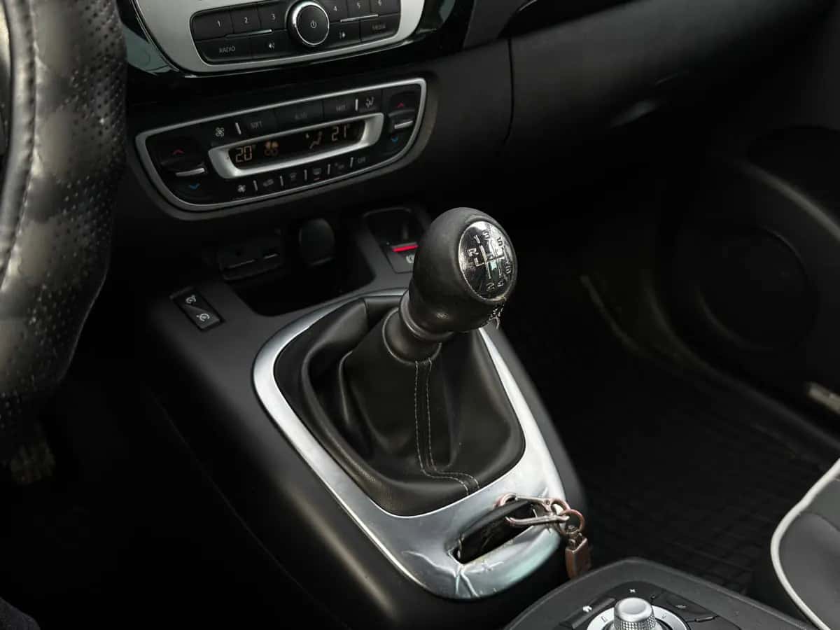 Renault Grand Scenic - фото 14
