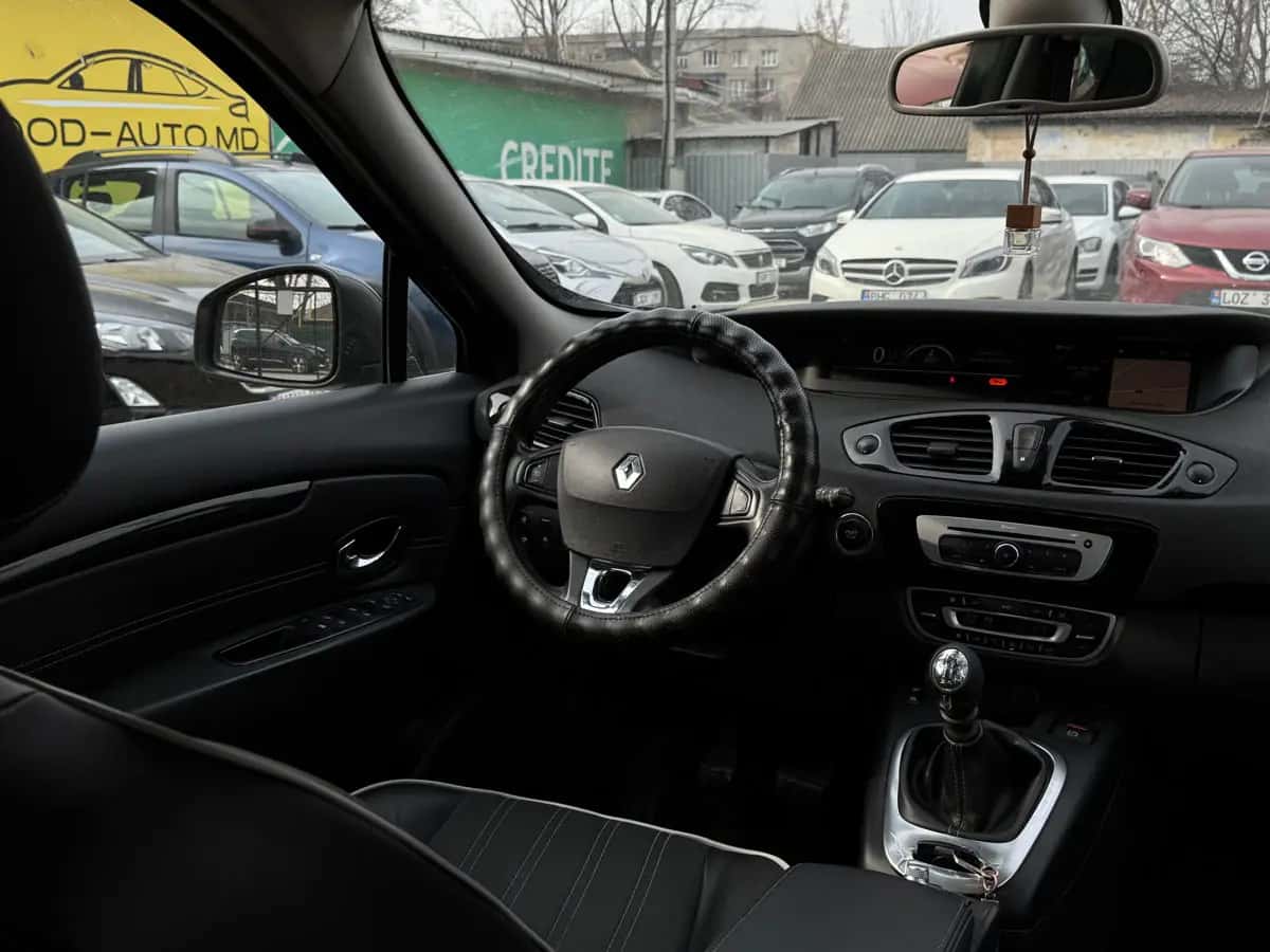 Renault Grand Scenic - фото 19