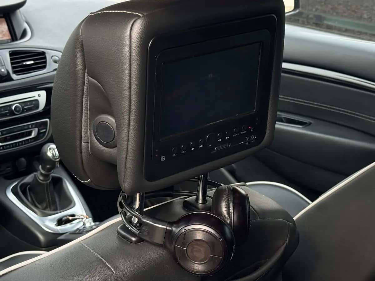Renault Grand Scenic - фото 10