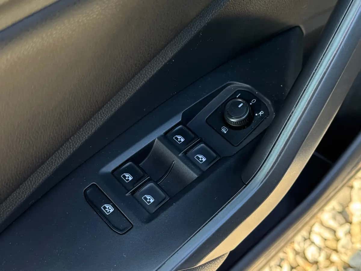 Volkswagen Jetta - фото 15