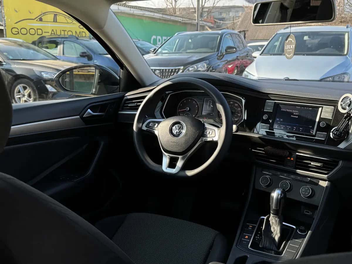 Volkswagen Jetta - фото 16