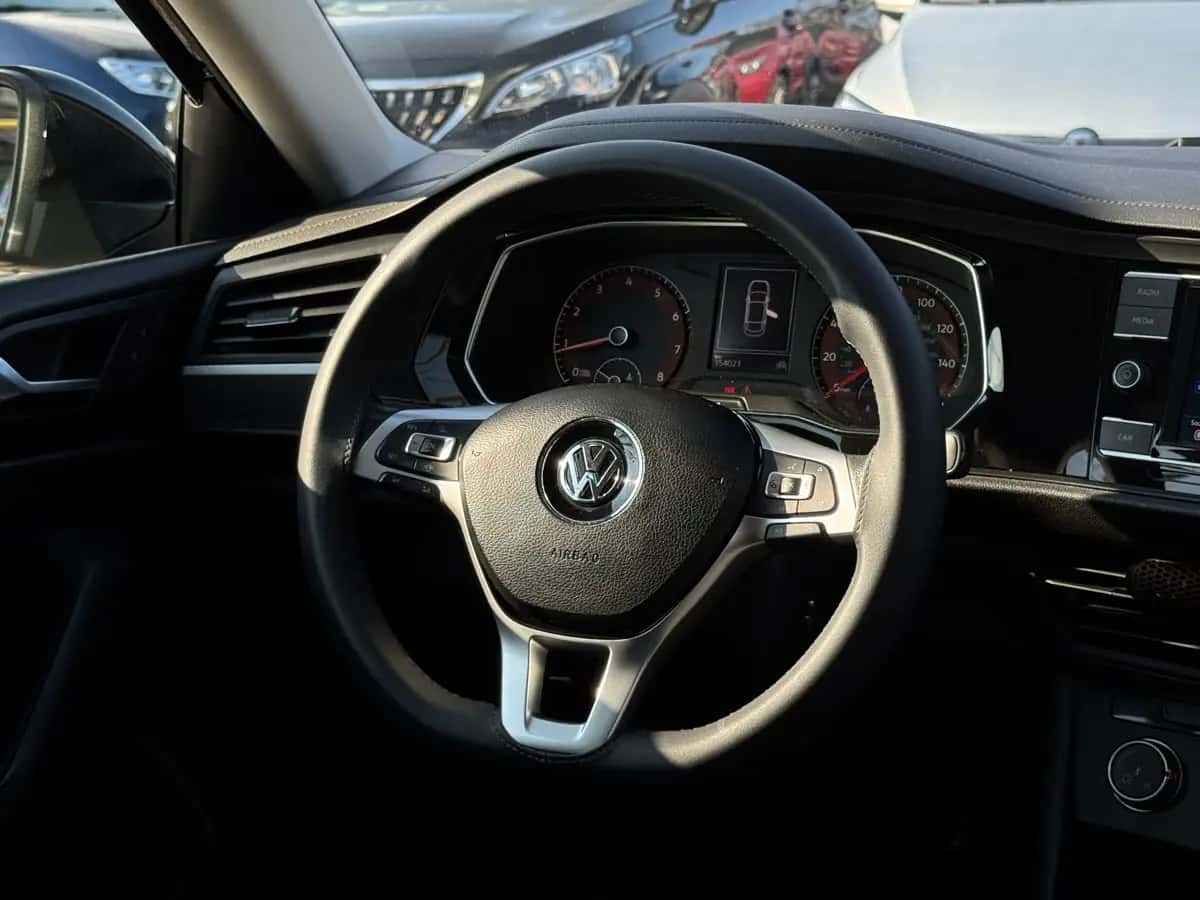 Volkswagen Jetta - фото 17
