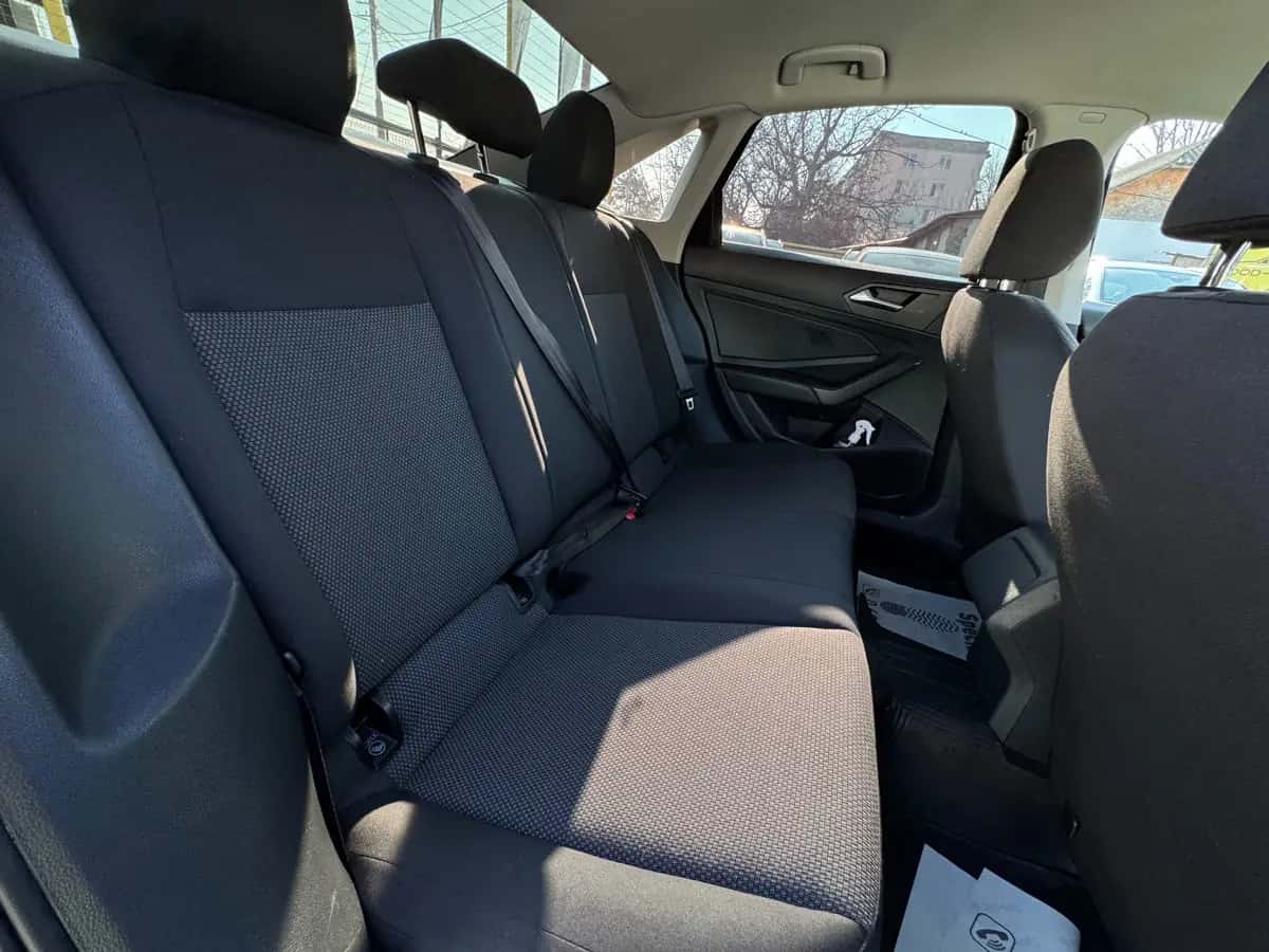 Volkswagen Jetta - фото 10