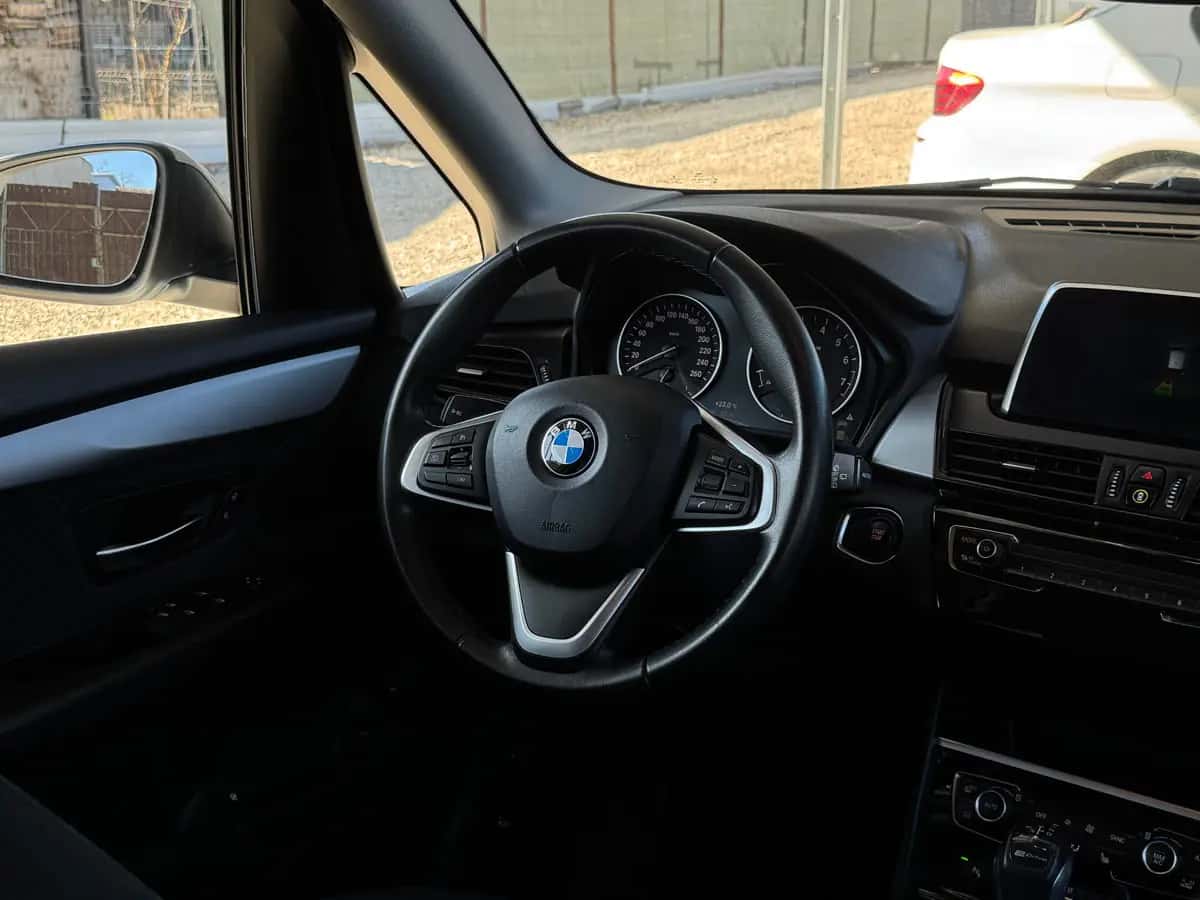 Bmw 2 Series - fotografia 17