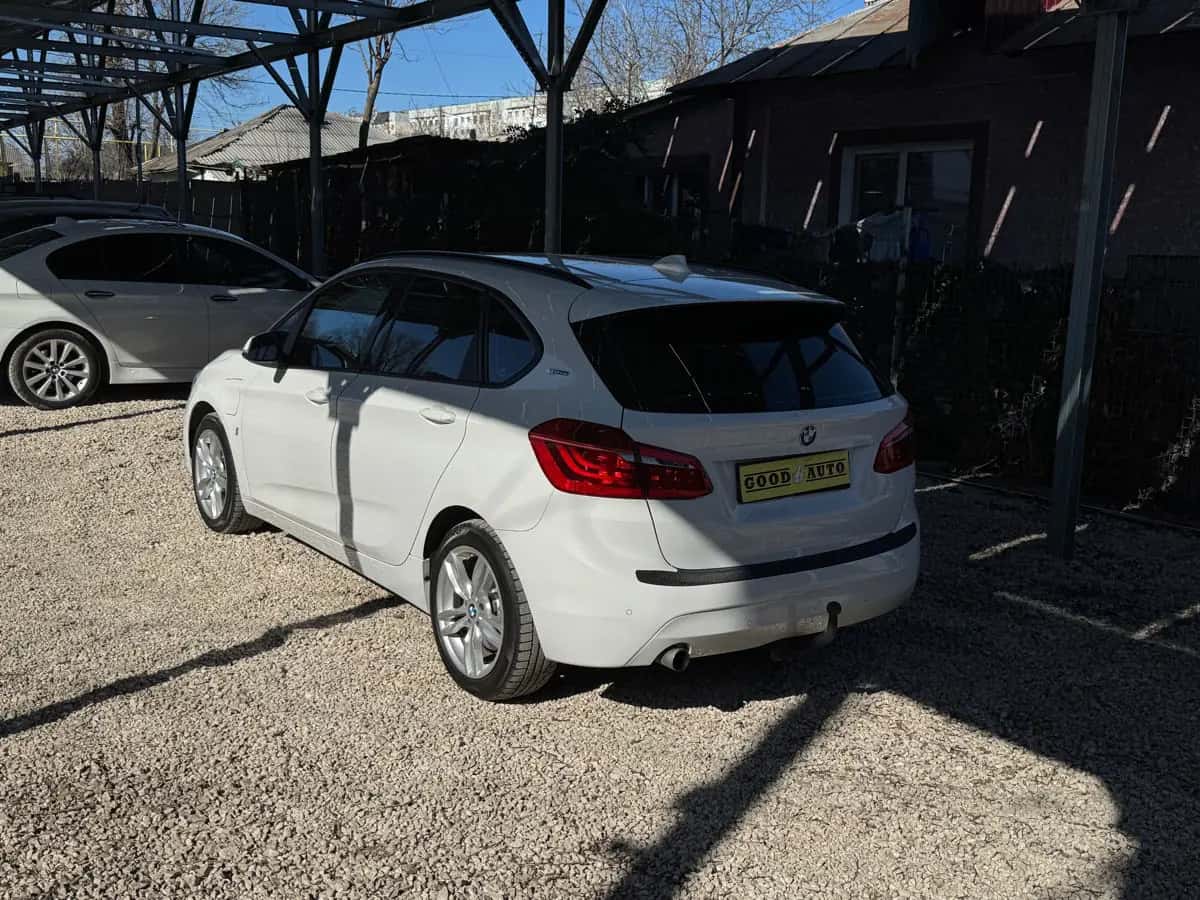 Bmw 2 Series - fotografia 6
