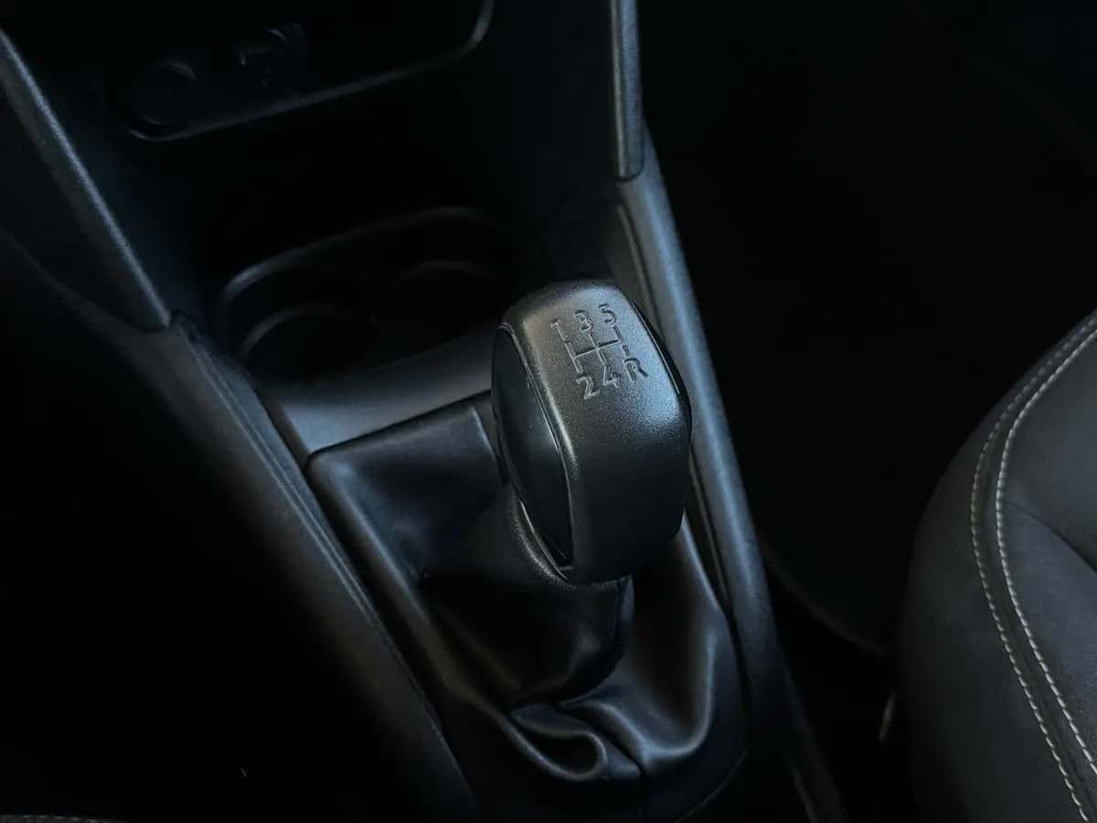 Peugeot 208 - fotografia 12