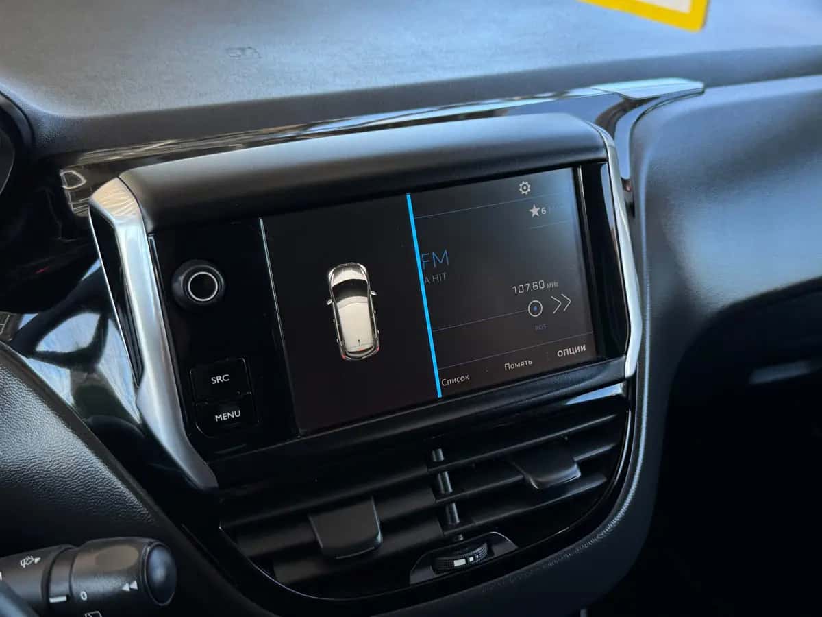 Peugeot 208 - fotografia 14
