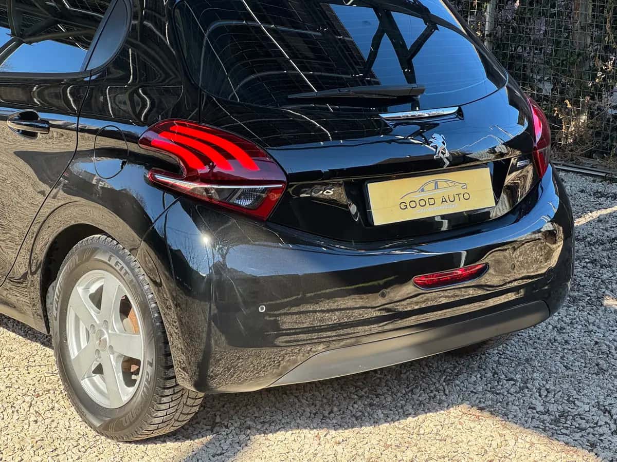 Peugeot 208 - fotografia 7