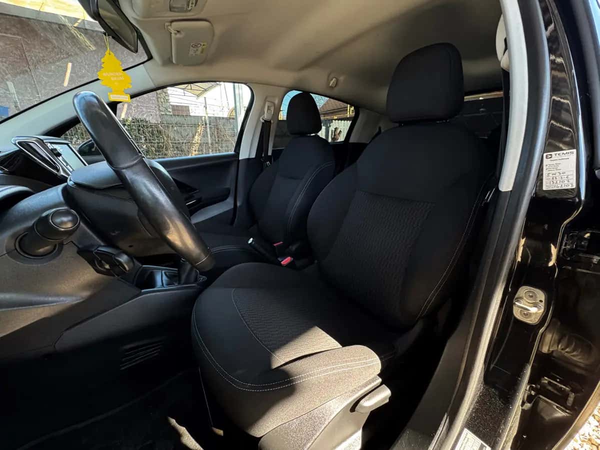 Peugeot 208 - fotografia 10