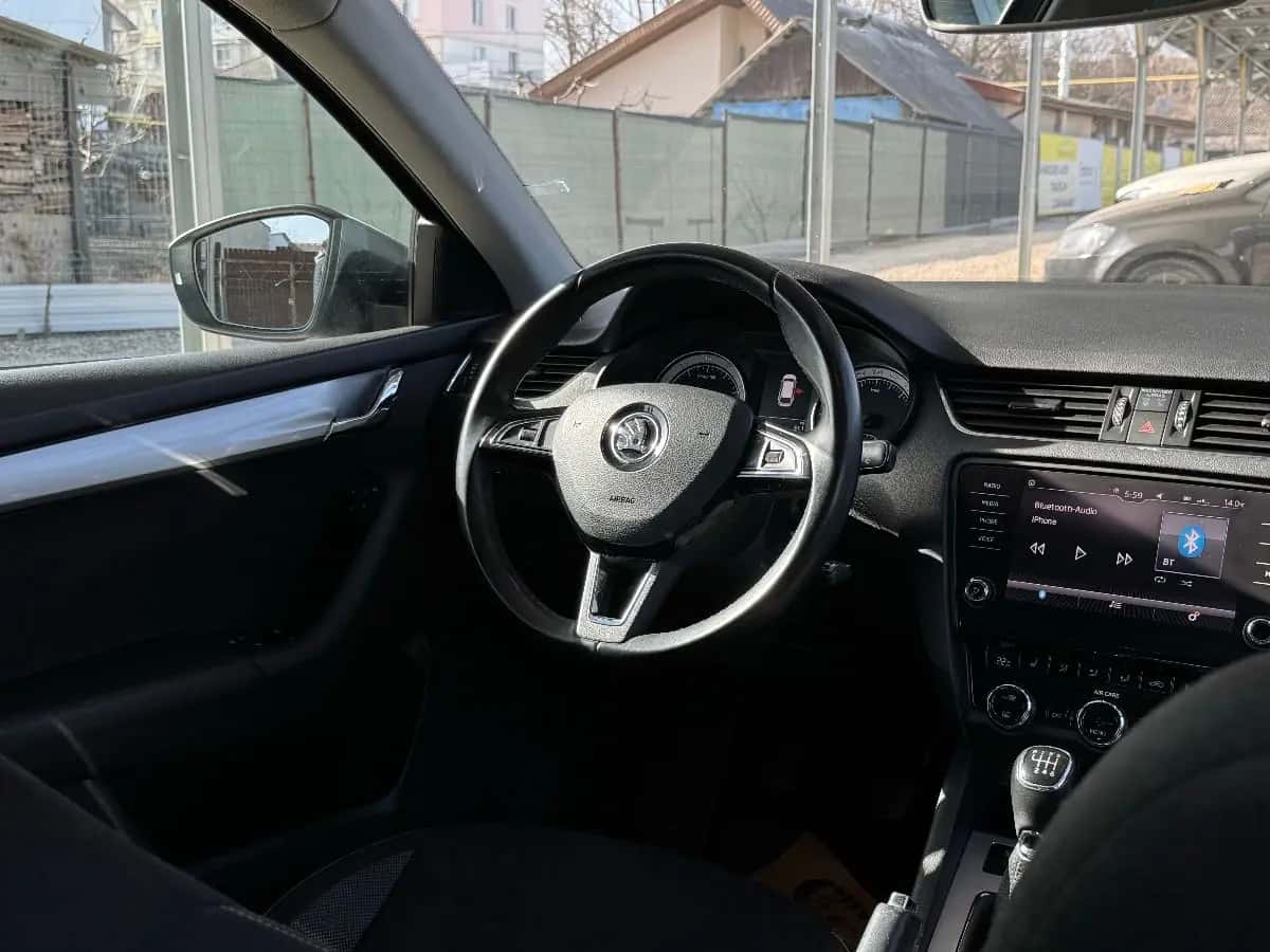 Skoda Octavia - фото 9