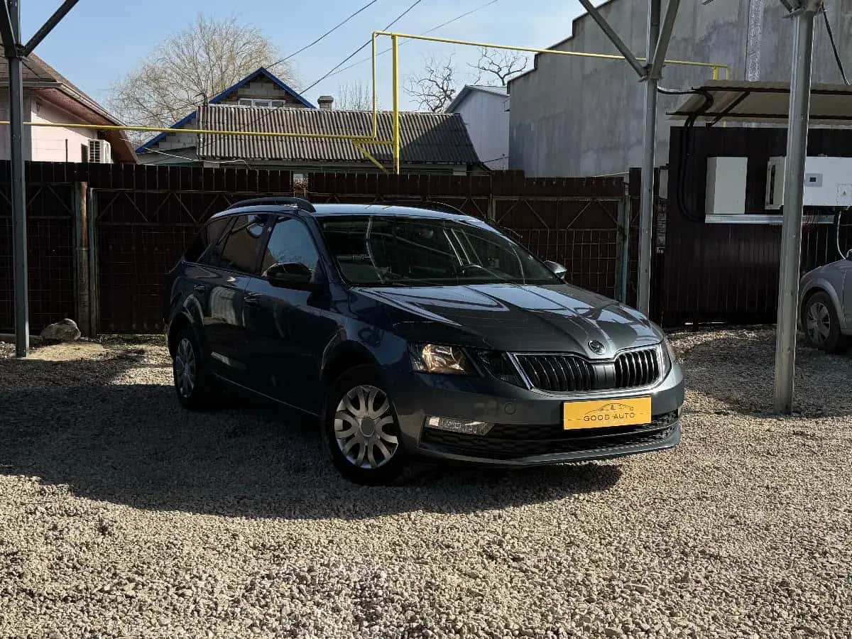 Skoda Octavia - фото 1