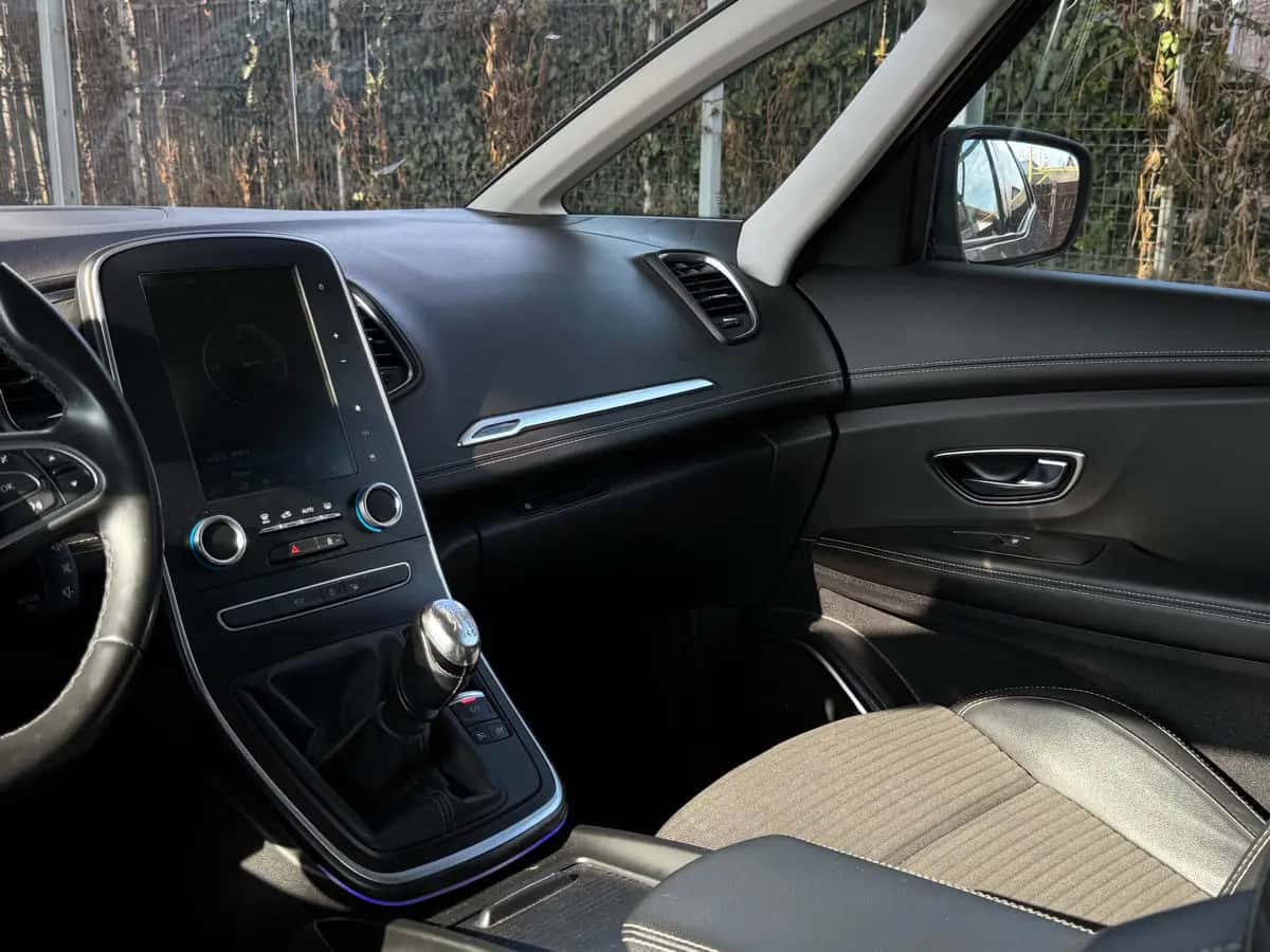 Renault Scenic - fotografia 13