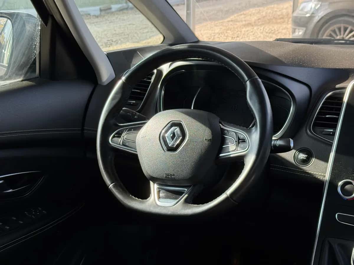 Renault Scenic - fotografia 18