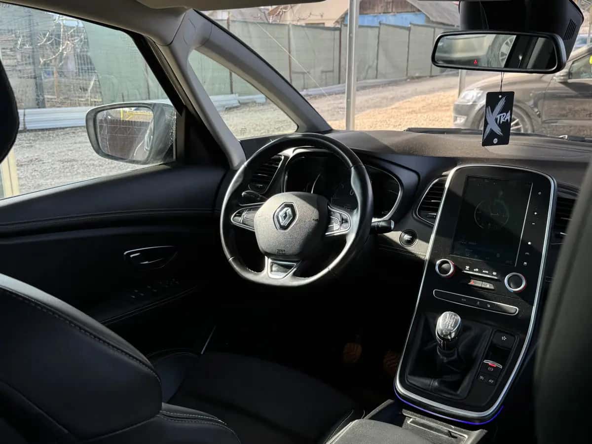 Renault Scenic - fotografia 19