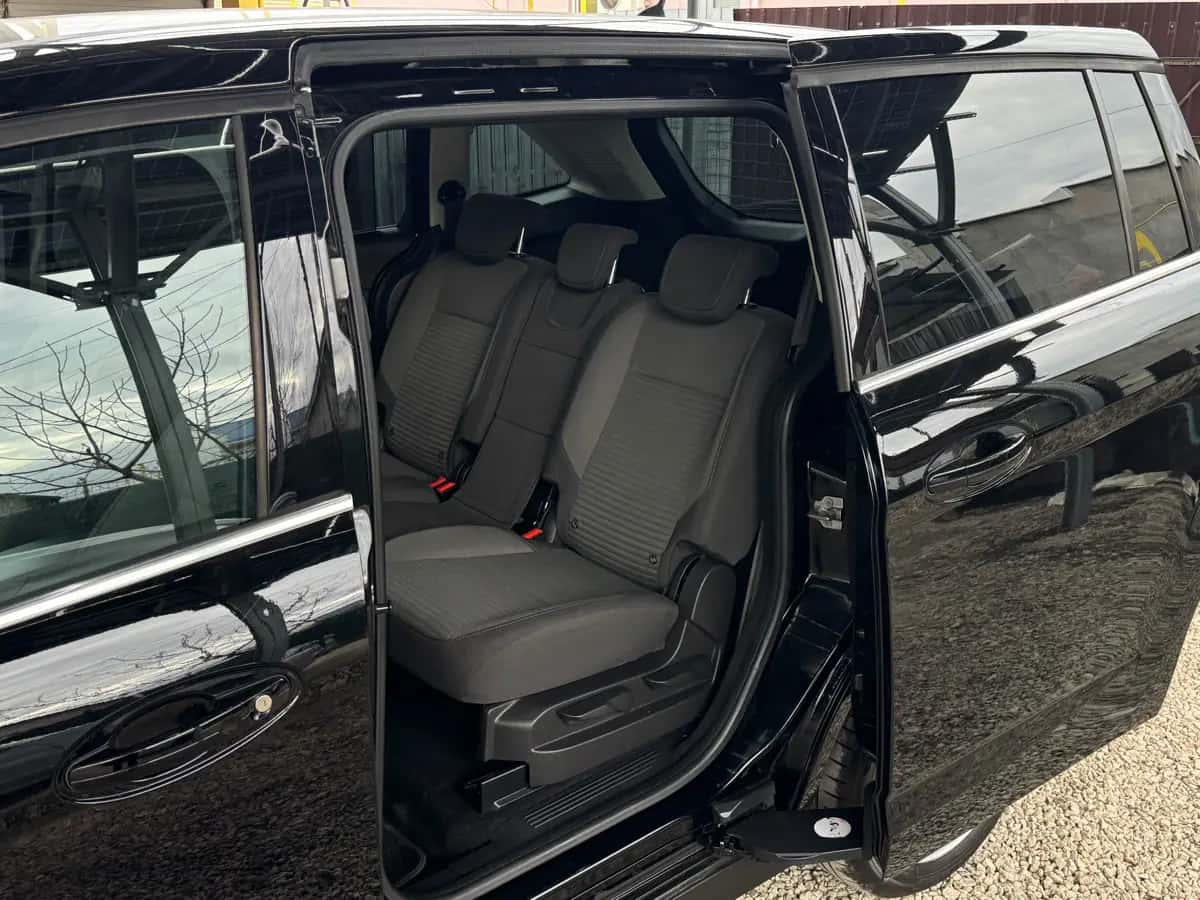 Ford Grand C-MAX - fotografia 9