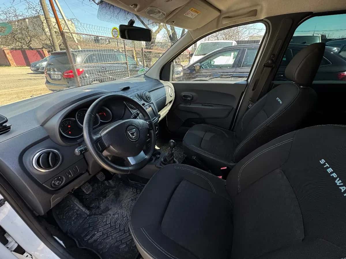 Dacia Lodgy - фото 11