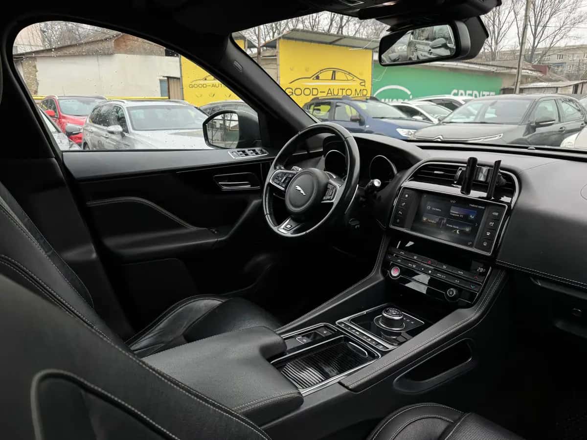 Jaguar F-PACE - fotografia 17