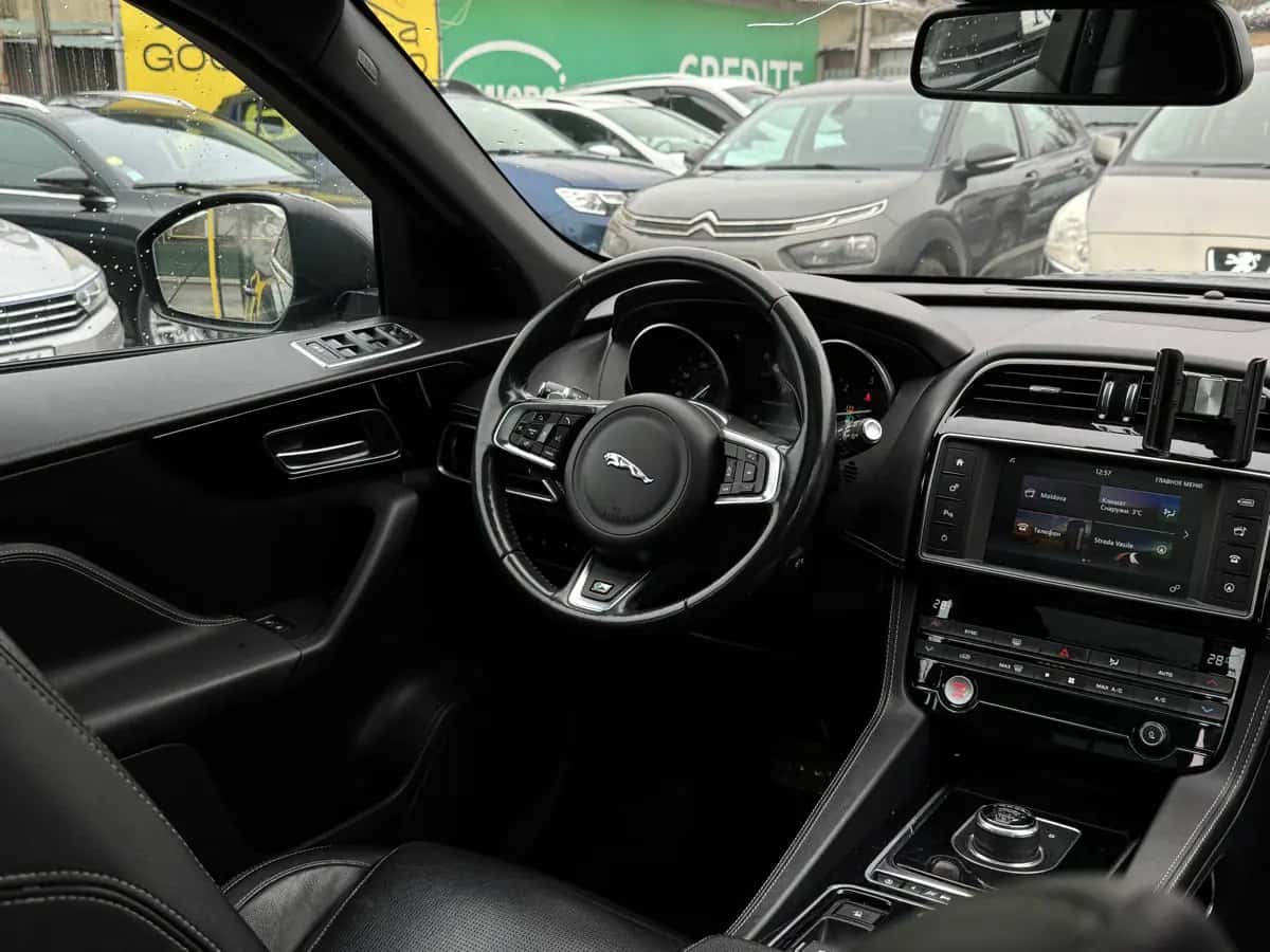 Jaguar F-PACE - fotografia 19