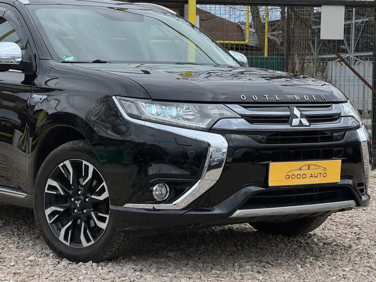 Mitsubishi Outlander - фото 2