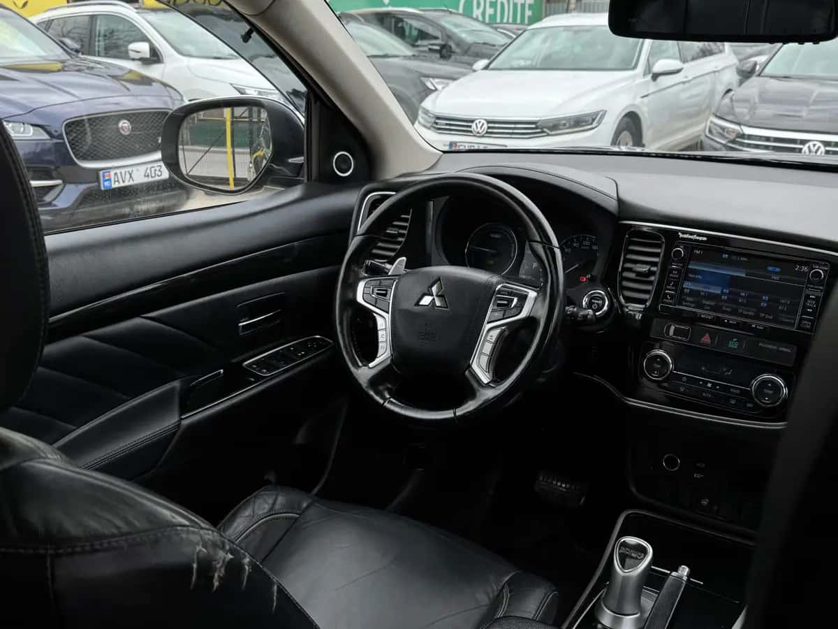 Mitsubishi Outlander - фото 18