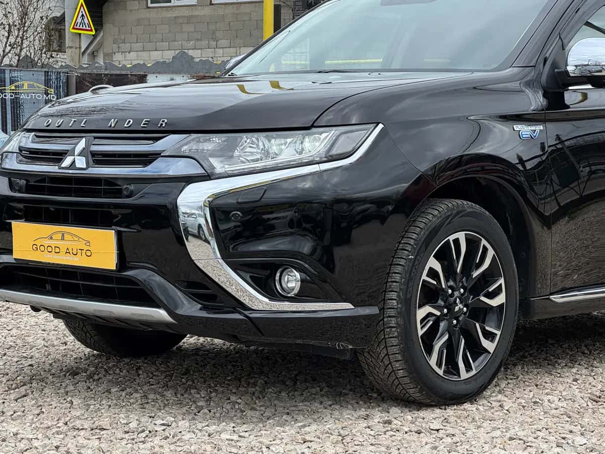 Mitsubishi Outlander - фото 4