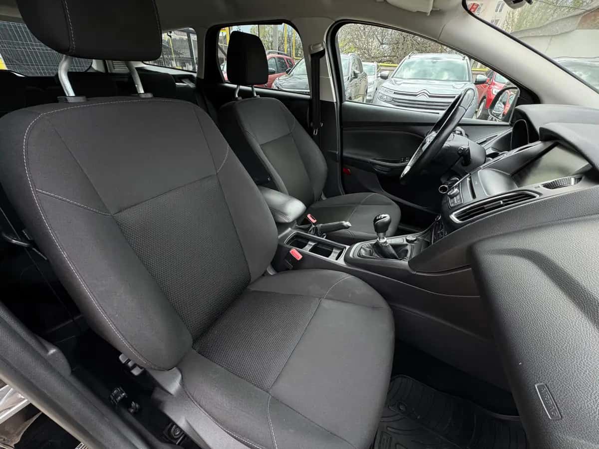 Ford Focus - фото 11